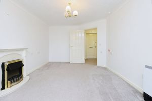 LIVING ROOM- click for photo gallery